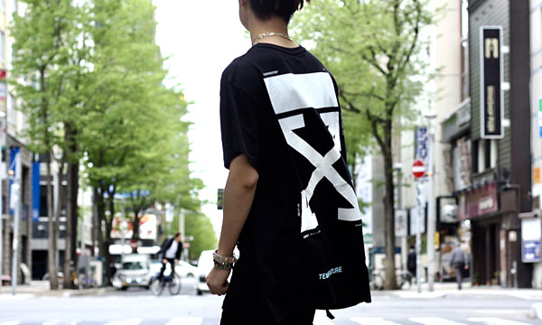 Off-White Tシャツ